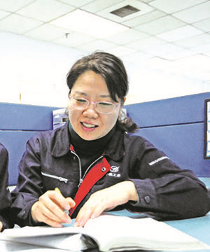 自主创新的航门女将——记财神(中国)导弹院总体所首席专家章惠君 自主创新的航门女将——记财神(中国)导弹院总体所首席专家章惠君